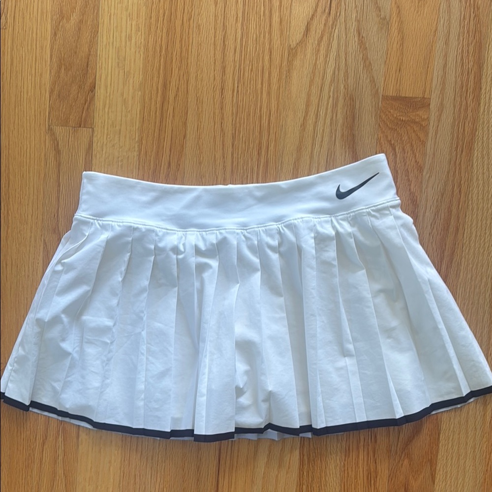 Nike Women's White Tennis/ pickleball or golf Skirt🎾🏸